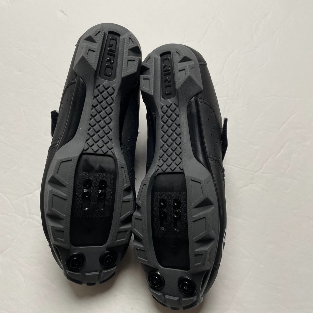 NIB Giro Riela R II Spin Outdoor Cycling Shoes Black Gray Never worn or Clipped - Picture 5 of 7